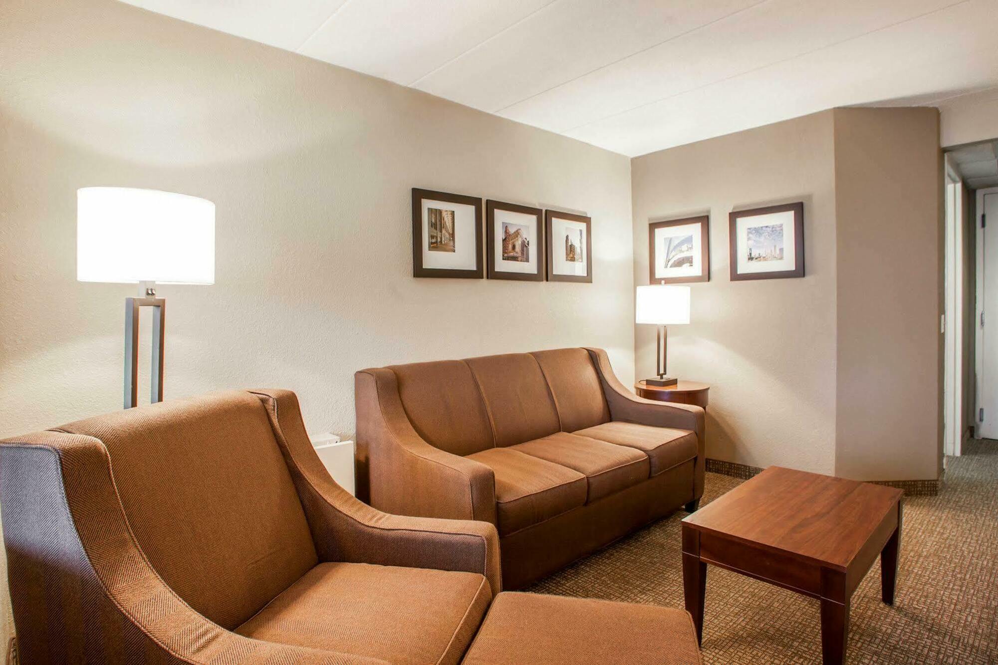 Quality Inn & Suites Orland Park - Chicago Exterior foto